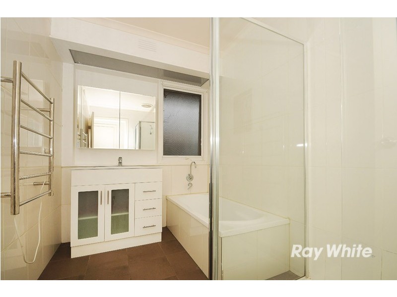 22 Bunarong Drive, Frankston VIC 3199