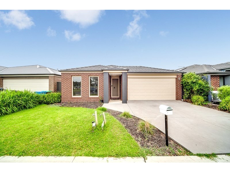 23 Rannoch Street, Cranbourne East VIC 3977