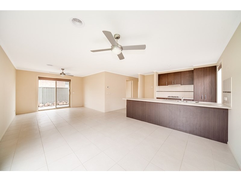 23 Rannoch Street, Cranbourne East VIC 3977