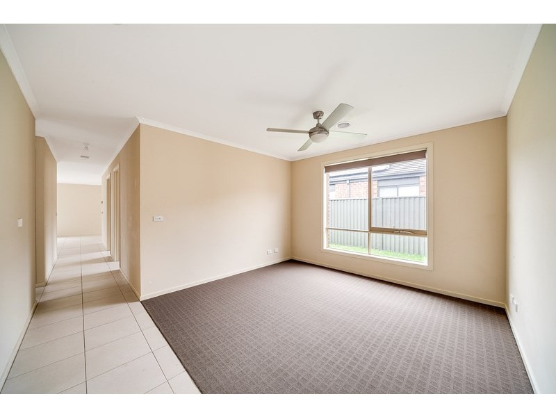 23 Rannoch Street, Cranbourne East VIC 3977