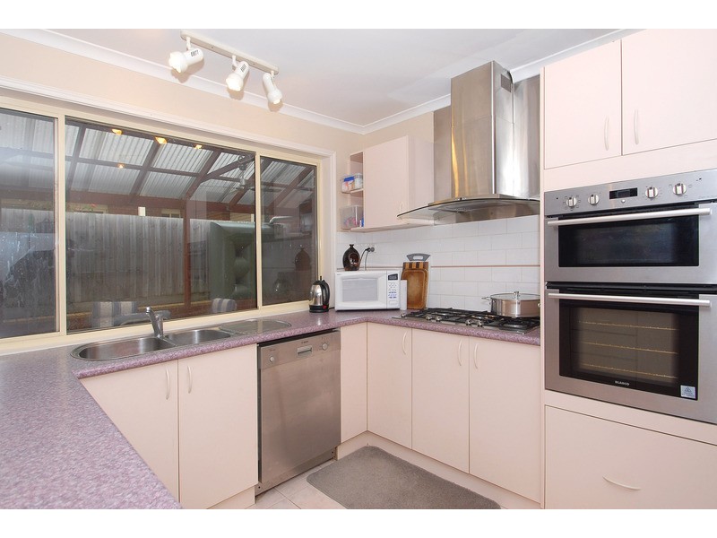 8 John Monash Drive, Skye VIC 3977