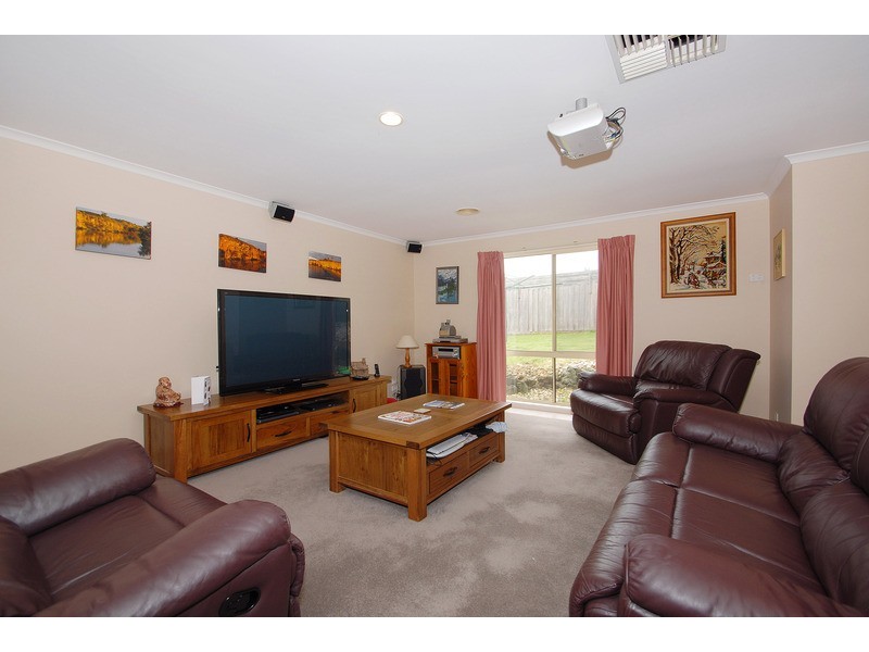 8 John Monash Drive, Skye VIC 3977