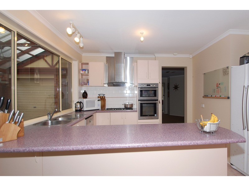 8 John Monash Drive, Skye VIC 3977