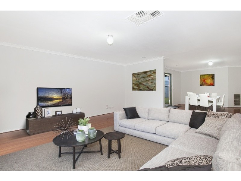 43 Oberon Drive, Carrum Downs VIC 3201