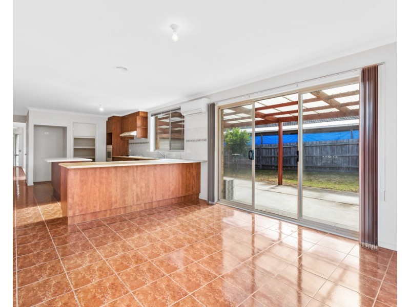 12 Edinburgh Drive, Skye VIC 3977