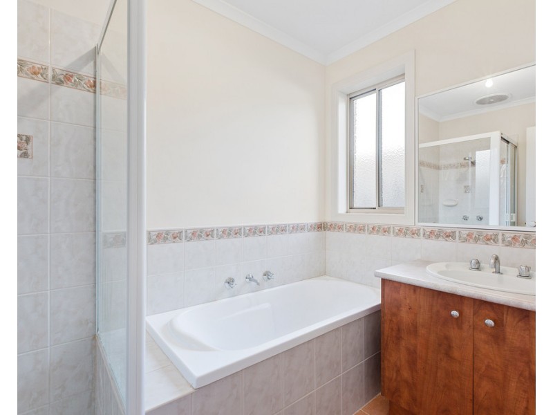 12 Edinburgh Drive, Skye VIC 3977