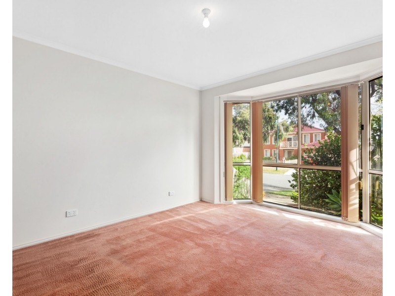 12 Edinburgh Drive, Skye VIC 3977