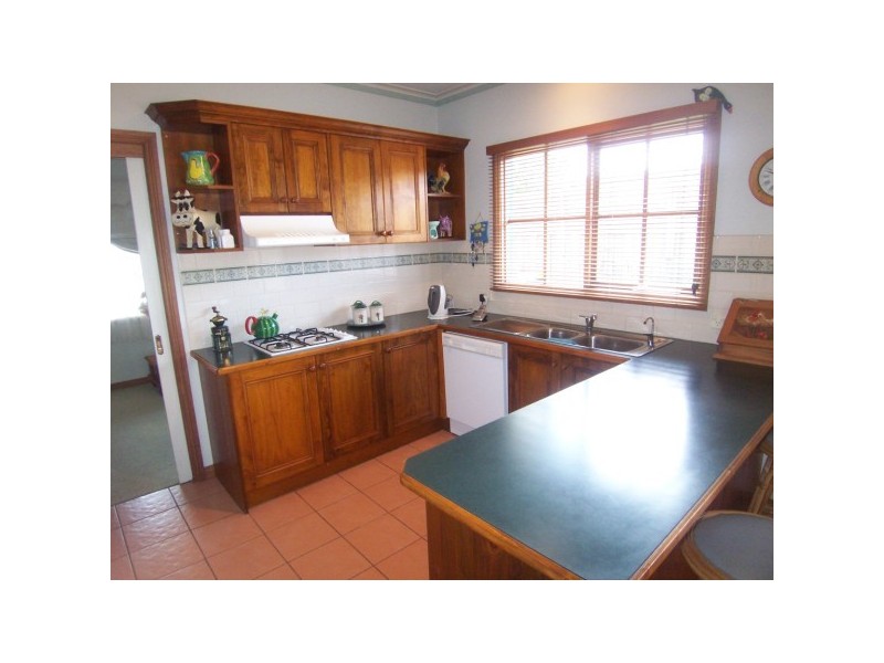 4 Daina Court, Skye VIC 3977