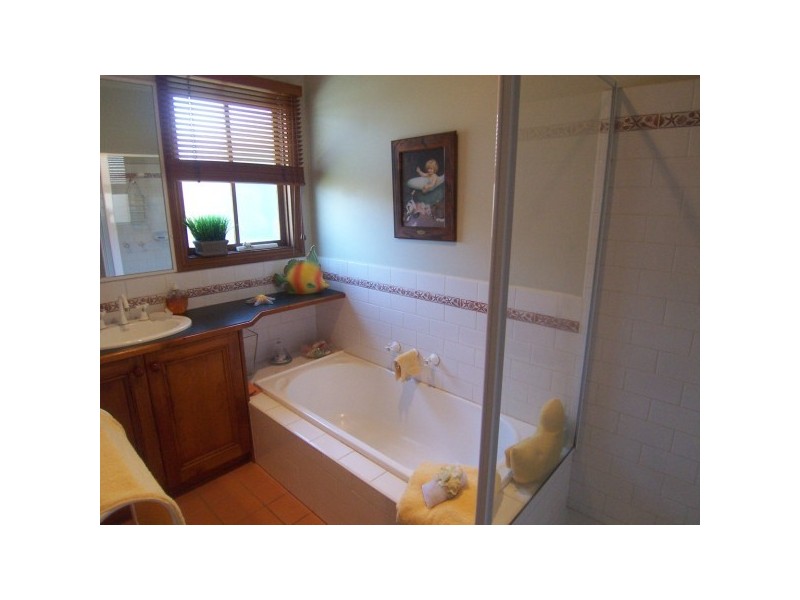 4 Daina Court, Skye VIC 3977