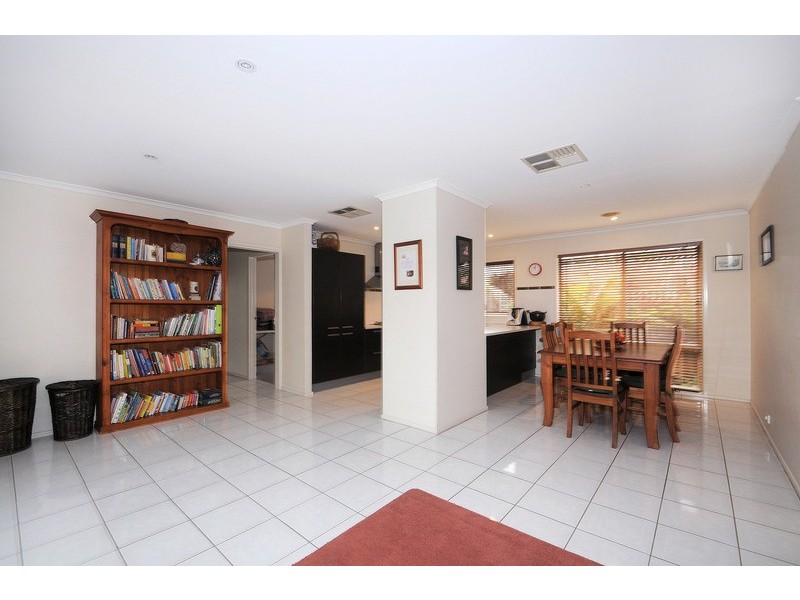 14 Helm Court, Carrum Downs VIC 3201