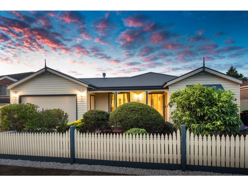 7 Carmela Way, Carrum Downs VIC 3201