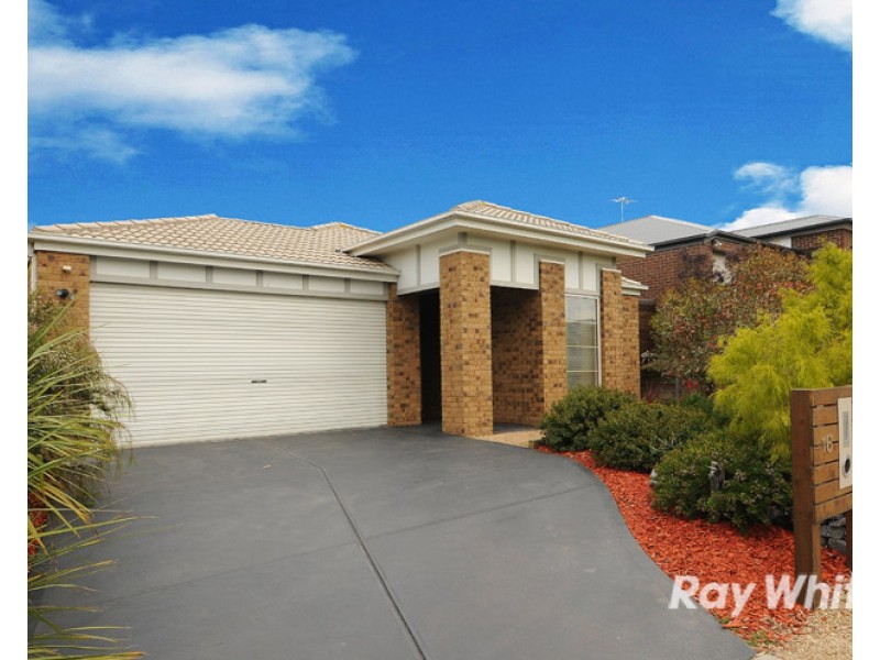 16 Flora Park Way, Carrum Downs VIC 3201