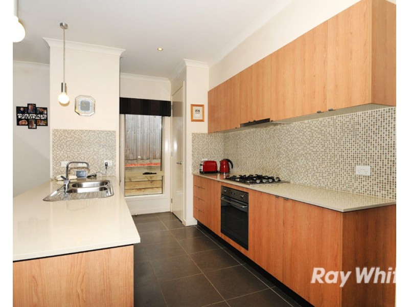 16 Flora Park Way, Carrum Downs VIC 3201