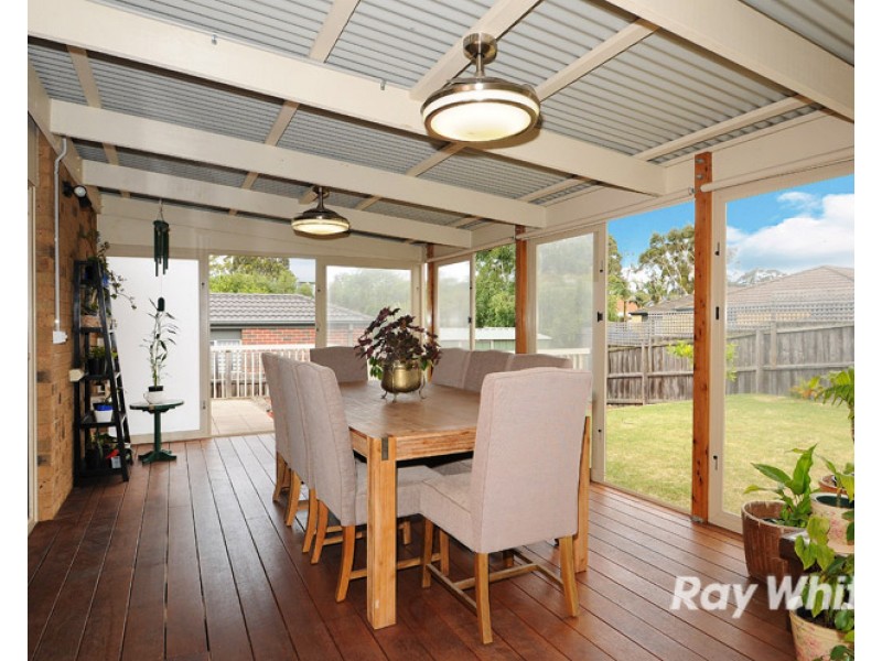 16 Flora Park Way, Carrum Downs VIC 3201