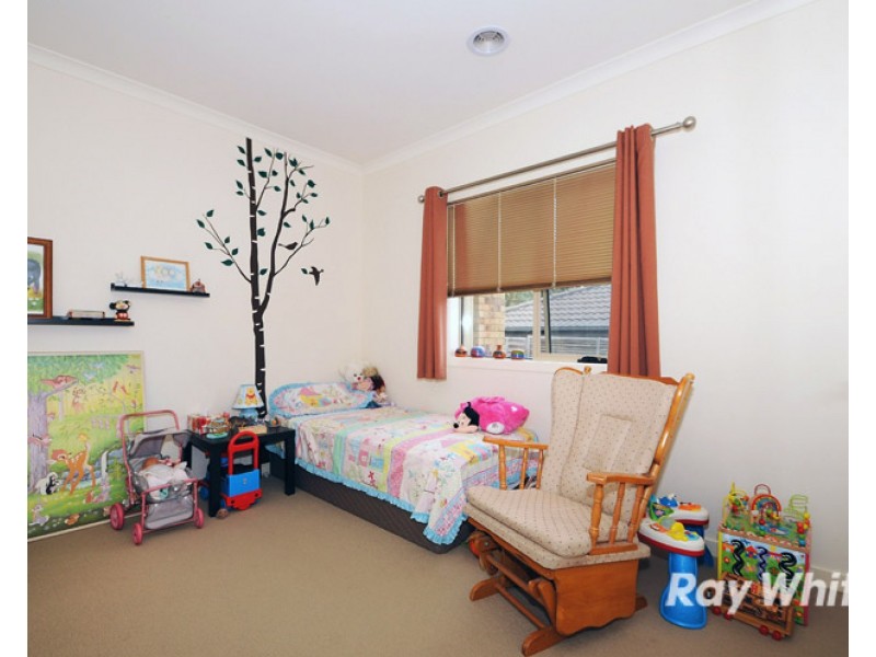 16 Flora Park Way, Carrum Downs VIC 3201