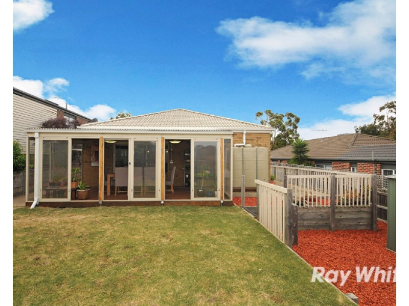 16 Flora Park Way, Carrum Downs VIC 3201