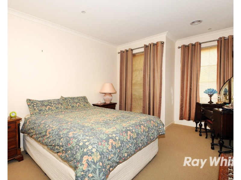 16 Flora Park Way, Carrum Downs VIC 3201