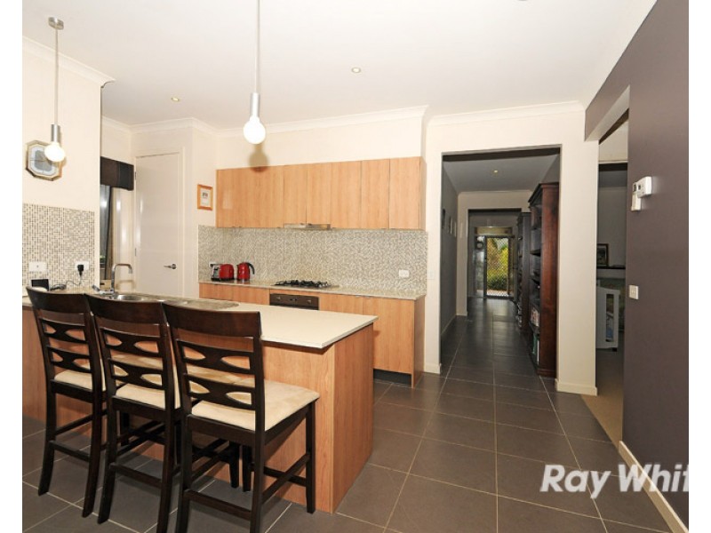 16 Flora Park Way, Carrum Downs VIC 3201