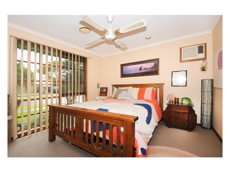 44 Pardalote Avenue, Carrum Downs VIC 3201