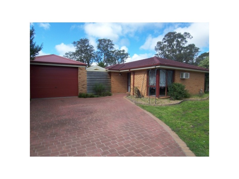 4 Rangeview Drive, Skye VIC 3977