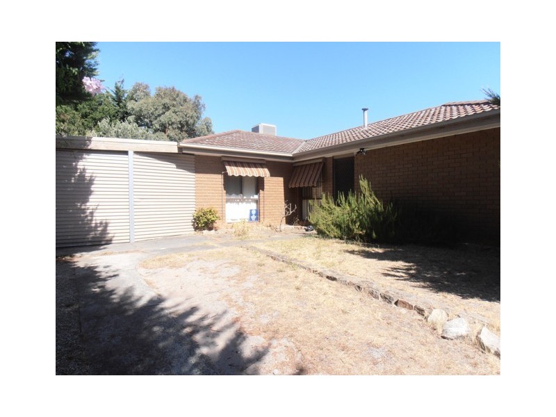 104 Lyrebird Drive, Carrum Downs VIC 3201