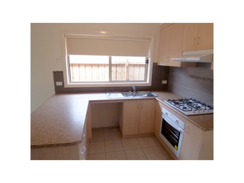 11/11 Coco Parade, Skye VIC 3977