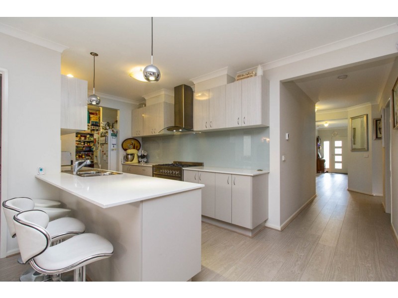 16 Wattlewoods Place, Carrum Downs VIC 3201