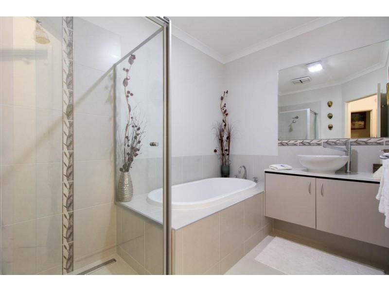 16 Wattlewoods Place, Carrum Downs VIC 3201