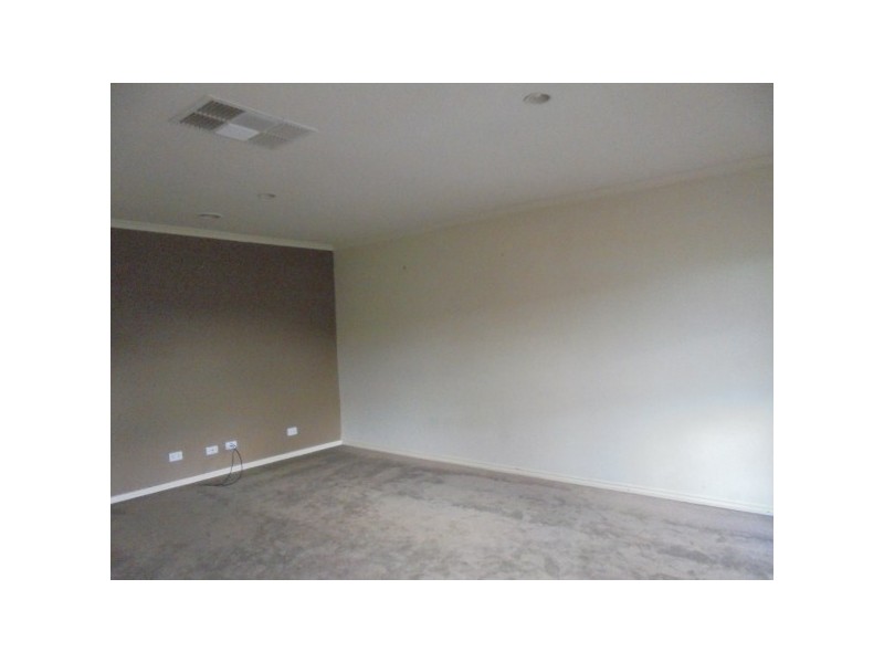 3 Essex Close, Cranbourne VIC 3977