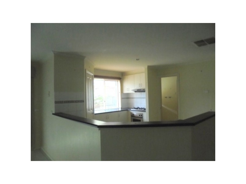 3 Essex Close, Cranbourne VIC 3977