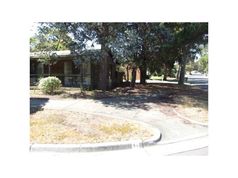 16 Moorhen Crescent, Carrum Downs VIC 3201