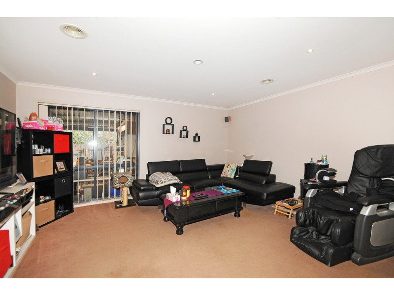 16 Clancy Crescent, Carrum Downs VIC 3201