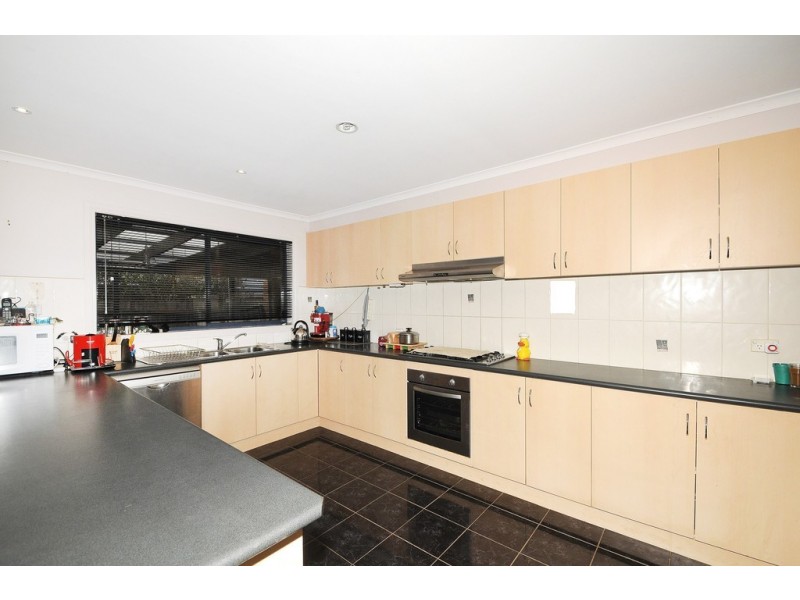 16 Clancy Crescent, Carrum Downs VIC 3201