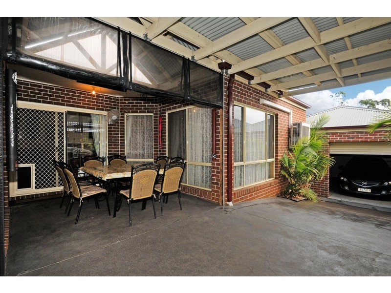 8 Windsor Grange Court, Skye VIC 3977