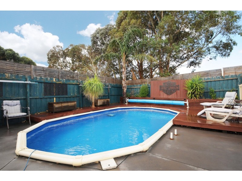 8 Windsor Grange Court, Skye VIC 3977