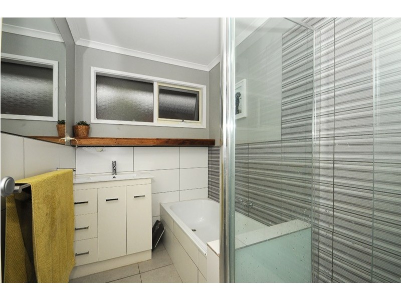 208 Hall Road, Carrum Downs VIC 3201