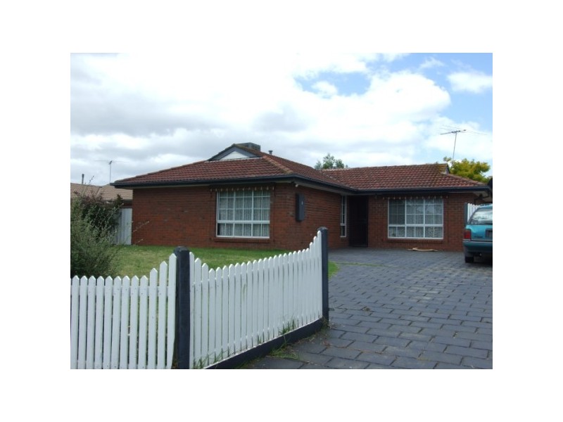 8 Koel Court, Carrum Downs VIC 3201