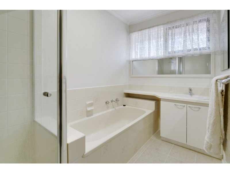 27 Paddington Avenue, Carrum Downs VIC 3201