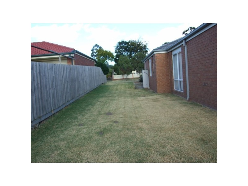 9 Windella Grove, Skye VIC 3977