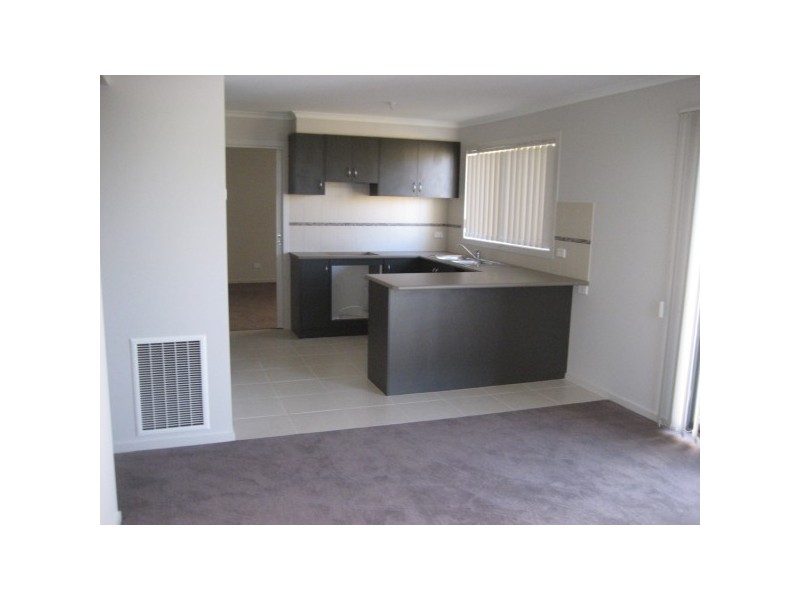 8/31-35 Brunnings Road, Carrum Downs VIC 3201