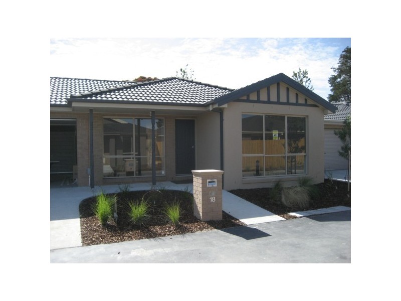 18/31-35 Brunnings Road, Carrum Downs VIC 3201