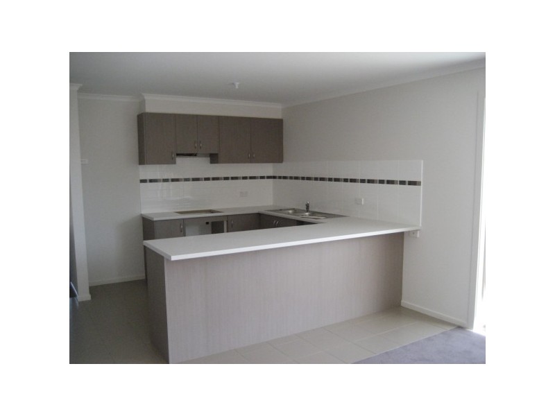 18/31-35 Brunnings Road, Carrum Downs VIC 3201