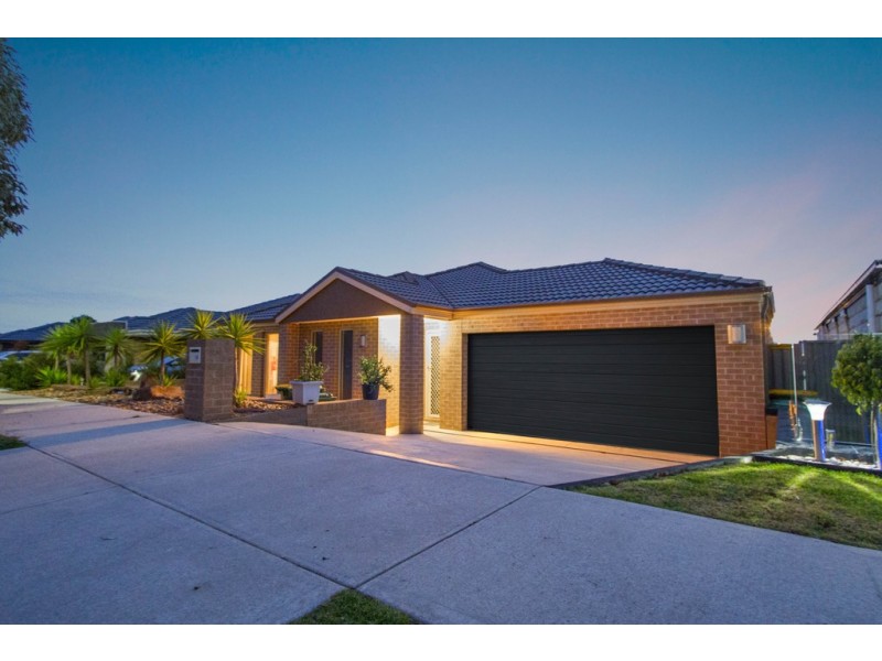 14 Villella Drive, Pakenham VIC 3810