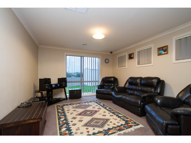 14 Villella Drive, Pakenham VIC 3810