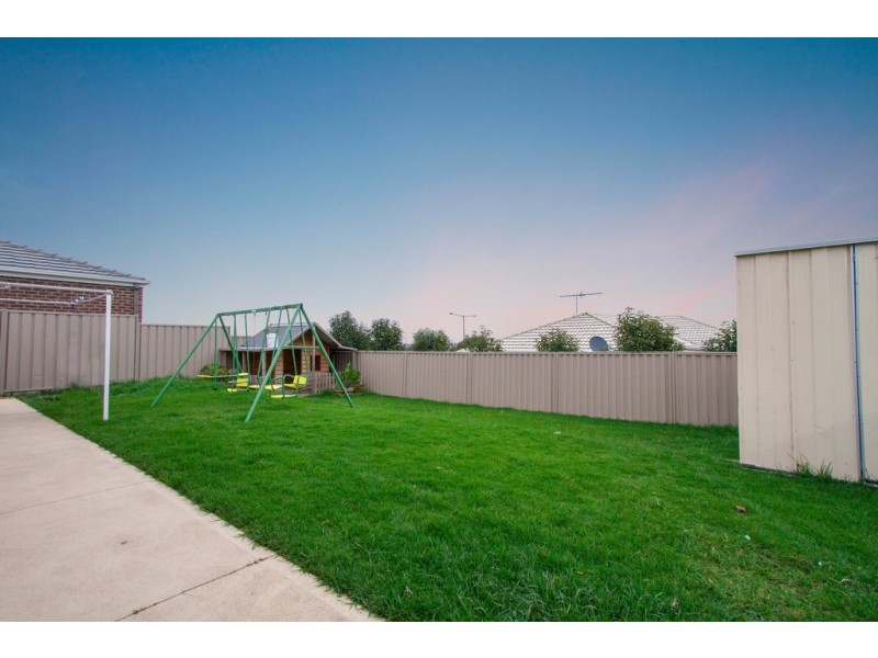 14 Villella Drive, Pakenham VIC 3810