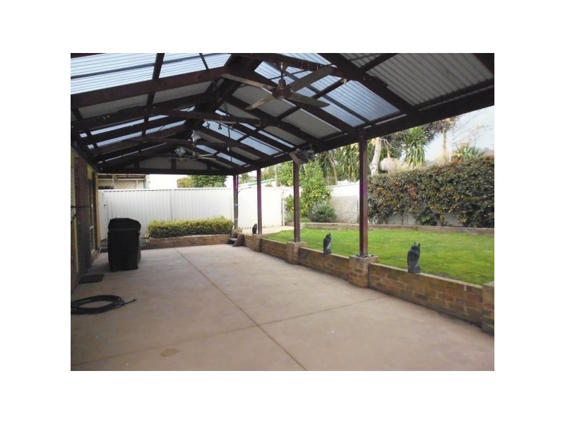 3 Oakmont  Place, Cranbourne West VIC 3977