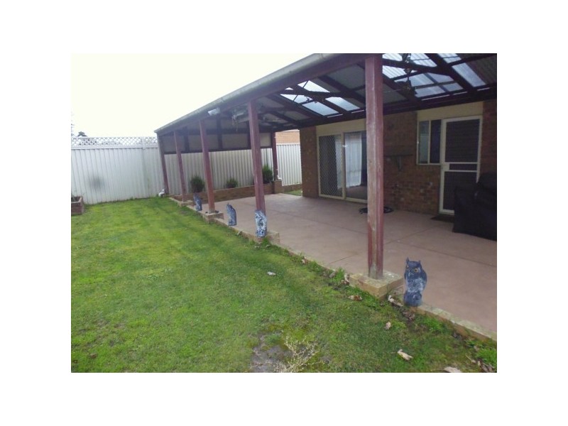 3 Oakmont  Place, Cranbourne West VIC 3977