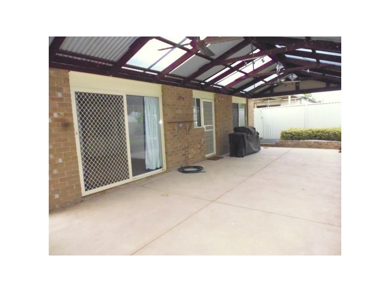 3 Oakmont  Place, Cranbourne West VIC 3977