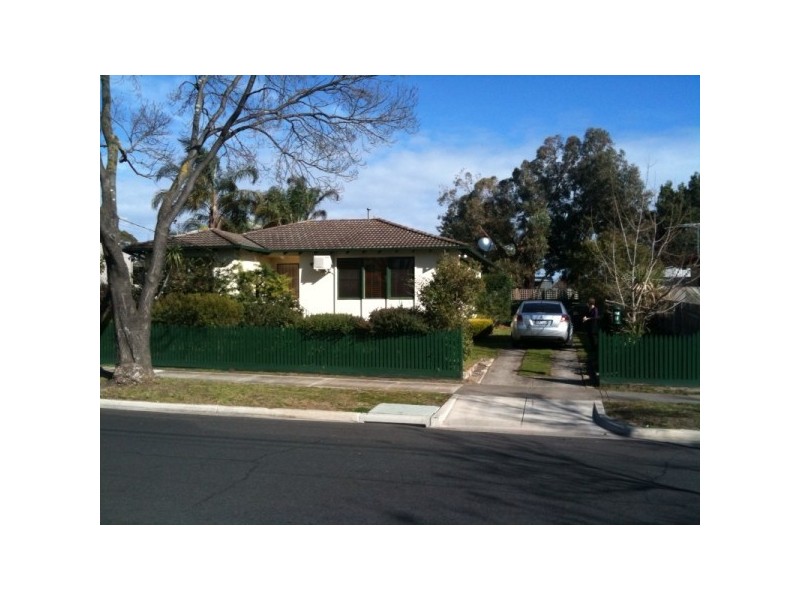 16 Burdett Street, Frankston North VIC 3200