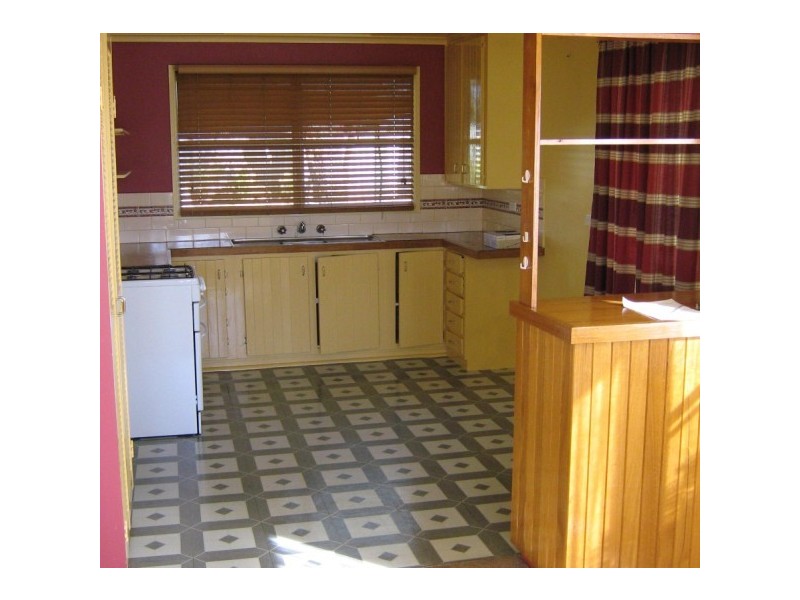 16 Burdett Street, Frankston North VIC 3200